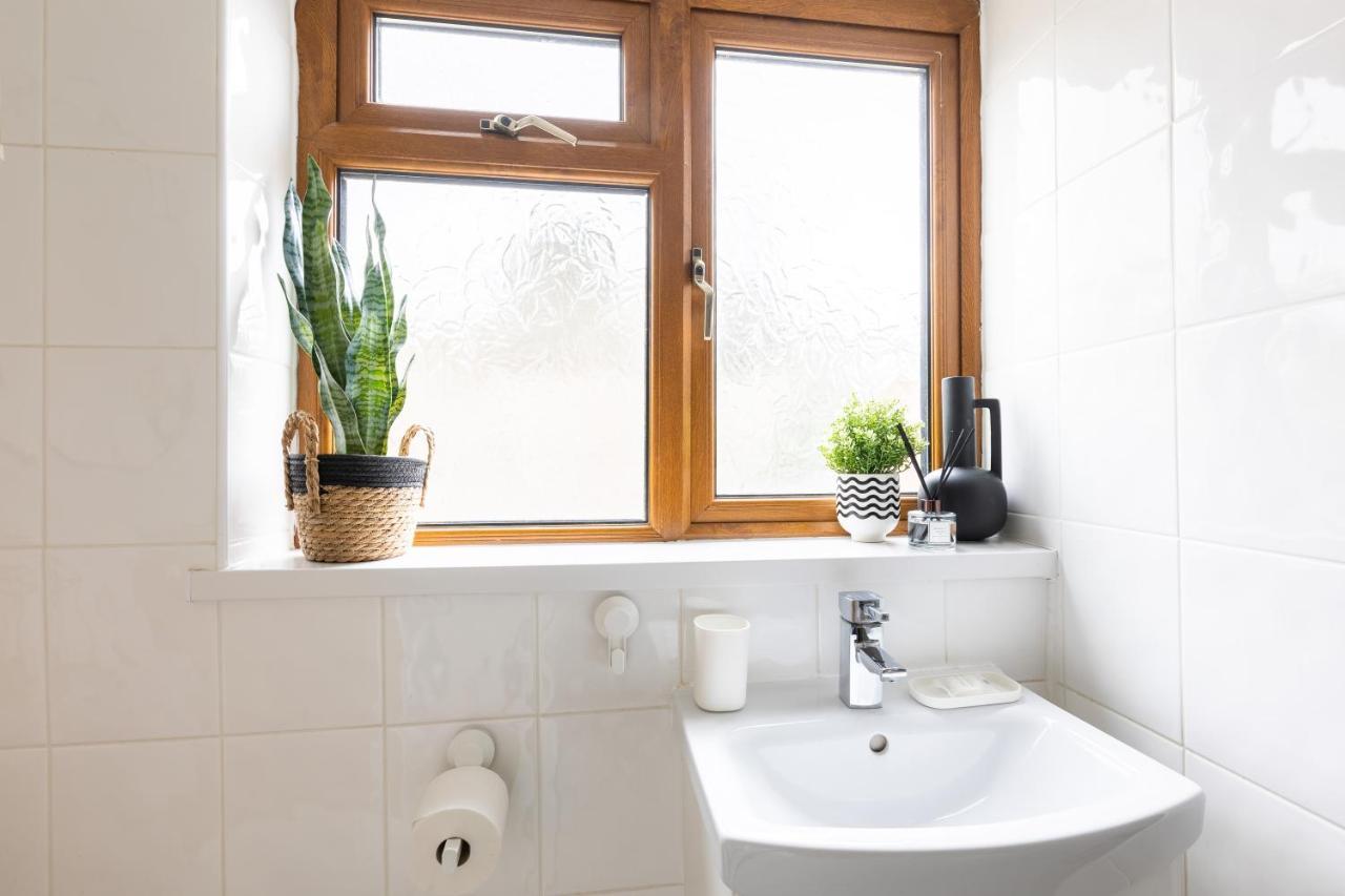 Levi Suite By Koya Homes - 3-Bedroom Home, Downtown Cardiff, Free Parking エクステリア 写真
