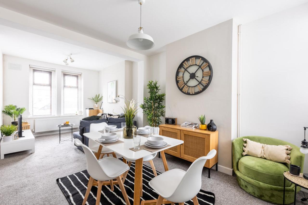 Levi Suite By Koya Homes - 3-Bedroom Home, Downtown Cardiff, Free Parking エクステリア 写真