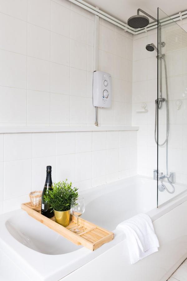 Levi Suite By Koya Homes - 3-Bedroom Home, Downtown Cardiff, Free Parking エクステリア 写真