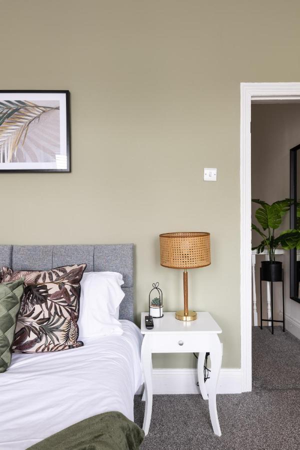 Levi Suite By Koya Homes - 3-Bedroom Home, Downtown Cardiff, Free Parking エクステリア 写真