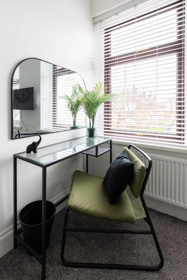 Levi Suite By Koya Homes - 3-Bedroom Home, Downtown Cardiff, Free Parking エクステリア 写真