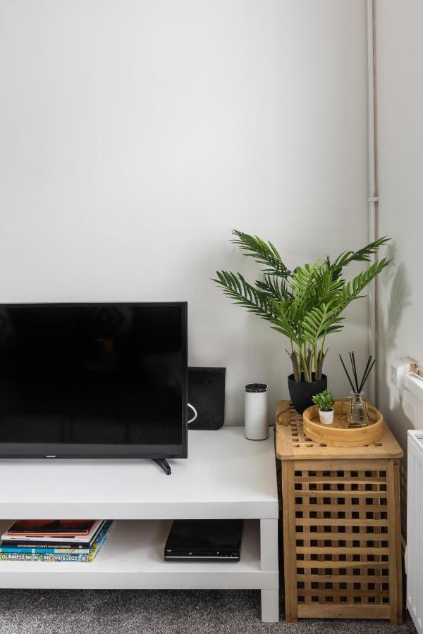Levi Suite By Koya Homes - 3-Bedroom Home, Downtown Cardiff, Free Parking エクステリア 写真