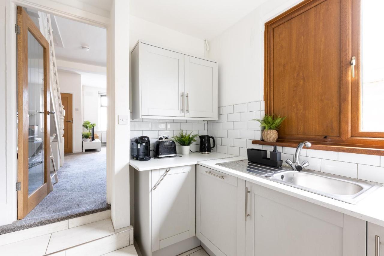 Levi Suite By Koya Homes - 3-Bedroom Home, Downtown Cardiff, Free Parking エクステリア 写真