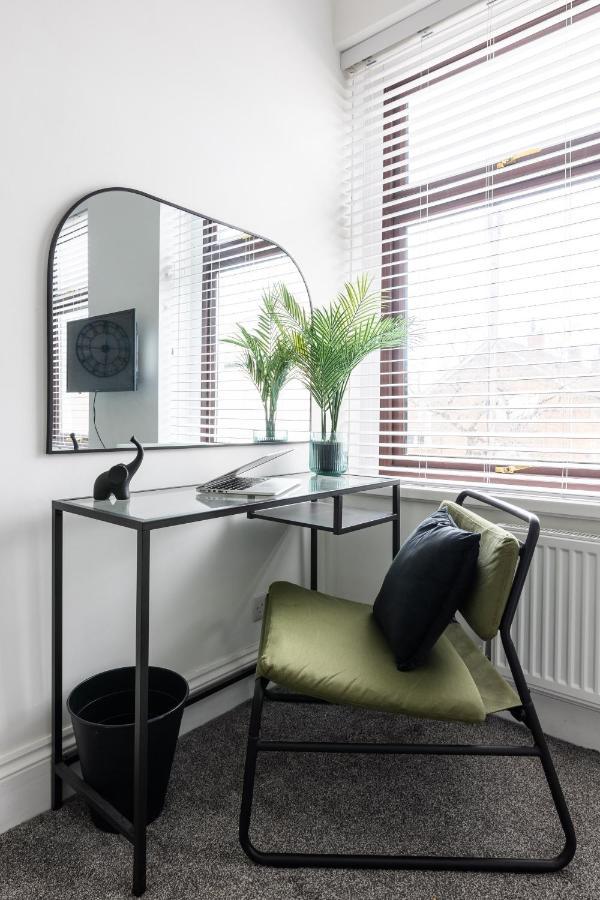 Levi Suite By Koya Homes - 3-Bedroom Home, Downtown Cardiff, Free Parking エクステリア 写真