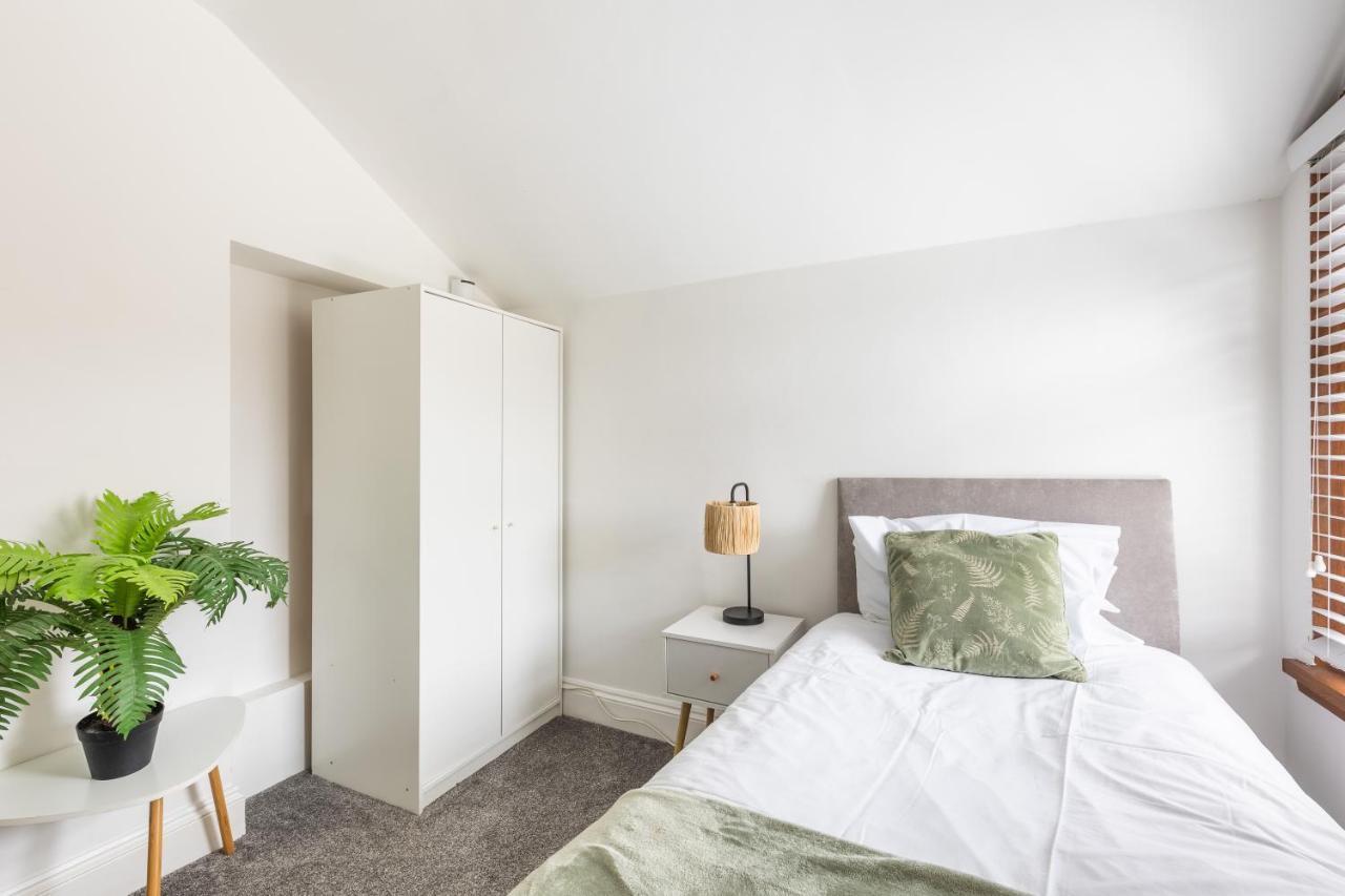 Levi Suite By Koya Homes - 3-Bedroom Home, Downtown Cardiff, Free Parking エクステリア 写真