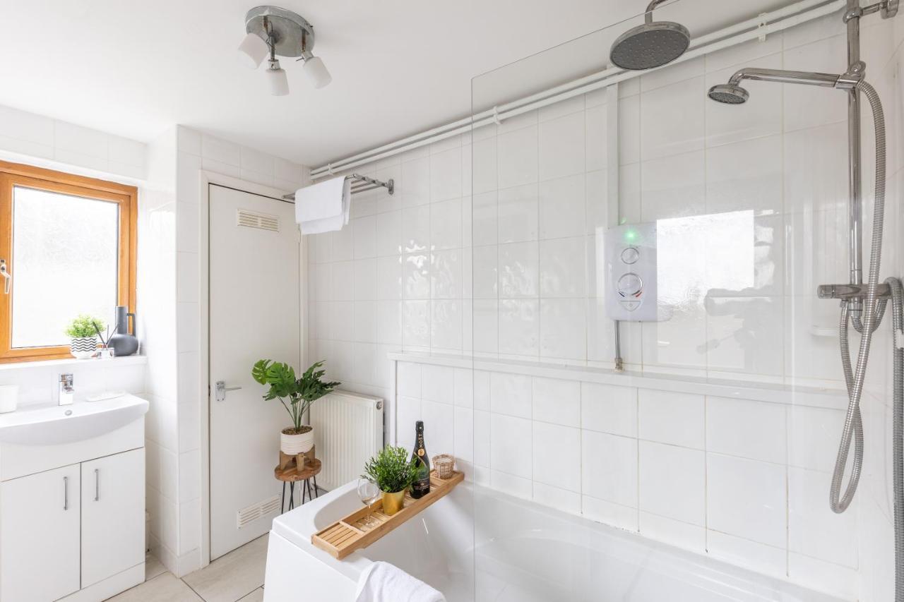 Levi Suite By Koya Homes - 3-Bedroom Home, Downtown Cardiff, Free Parking エクステリア 写真